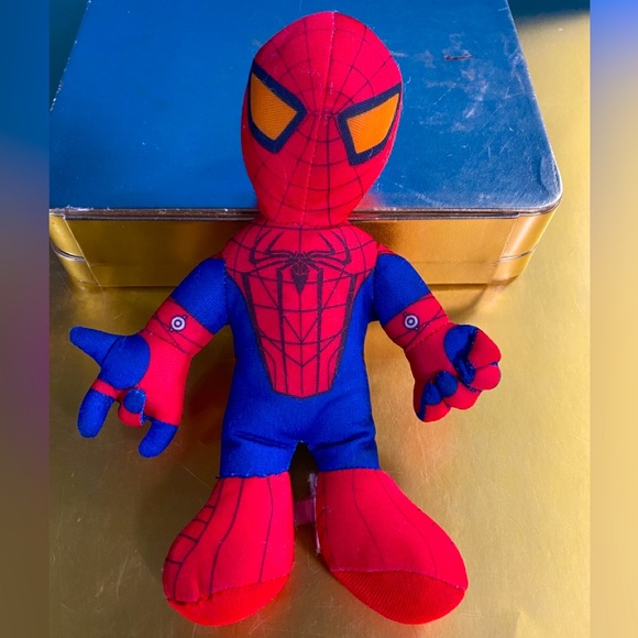 MARVEL SPIDER-MAN VTG 2012 COLLECTIBLE PLUSH WITH ORANGE EYES 9” - Picture 1 of 8